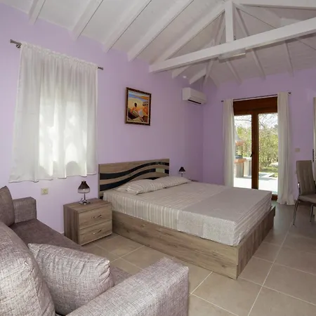 Daphnes Houses * Agios Nikolaos (Chalkidiki)