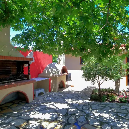 Daphnes Houses *